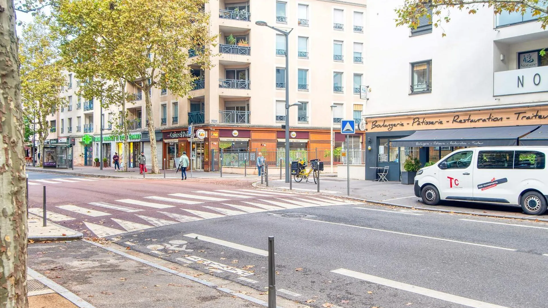 L'Oasis - Bel Appart Climatise Quartier Point Du Jour Lyon 5 0*,  France